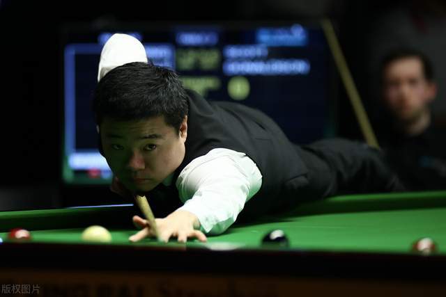 本菲卡1-1葡体，贡萨尔维斯、苏达科夫破门，普雷斯蒂安尼染红